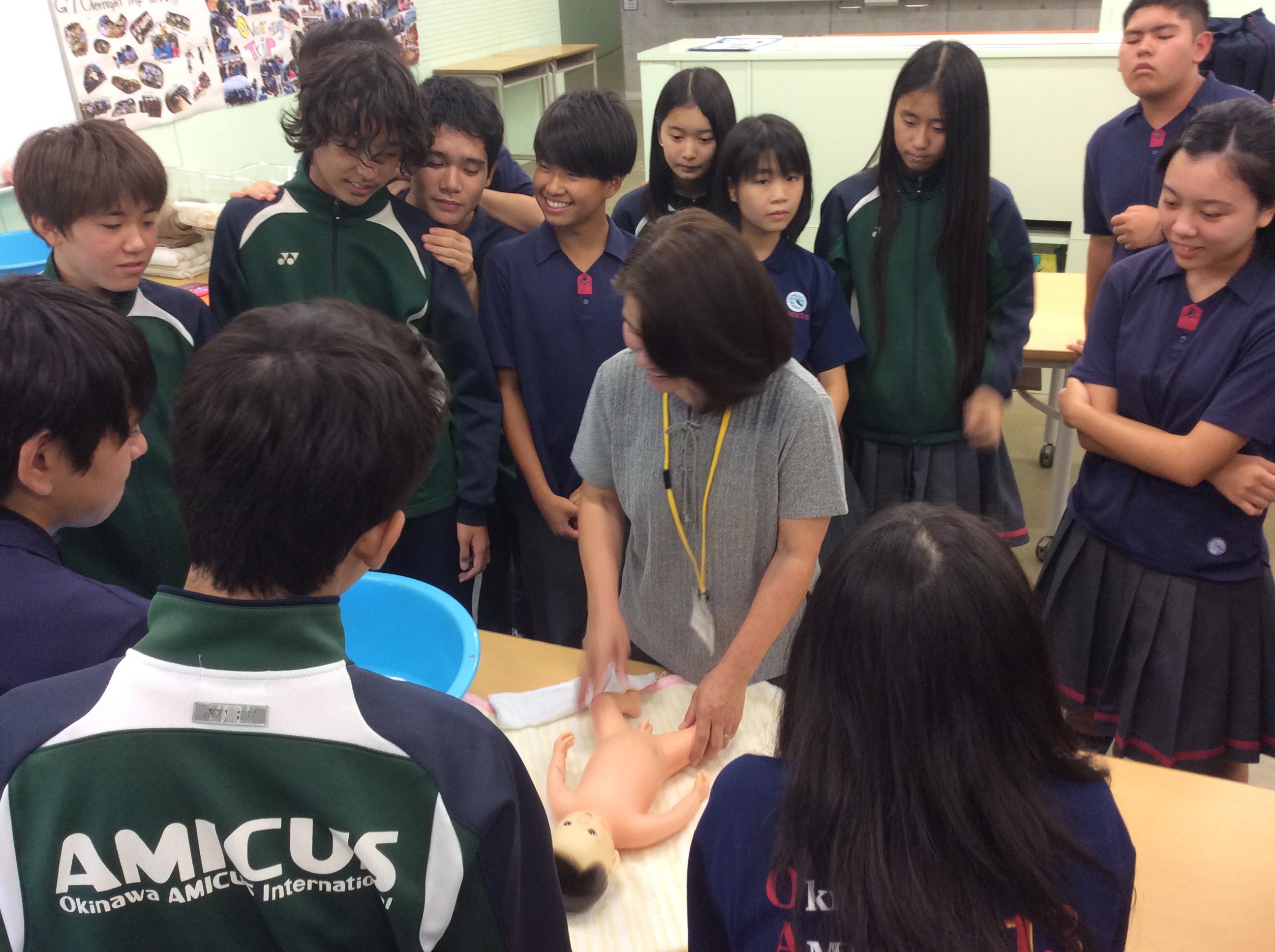 中学校 9年生 マタニティ体験 沖縄アミークスインターナショナル 幼稚園 小学校 中学校